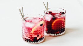 Borůvkovo-zázvorový spritzer